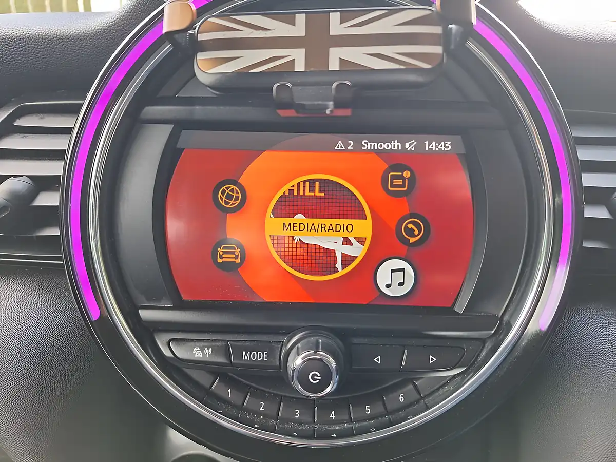 Used 2018 MINI Hatch Cooper Classic White Silver - Interior and Exterior details 12