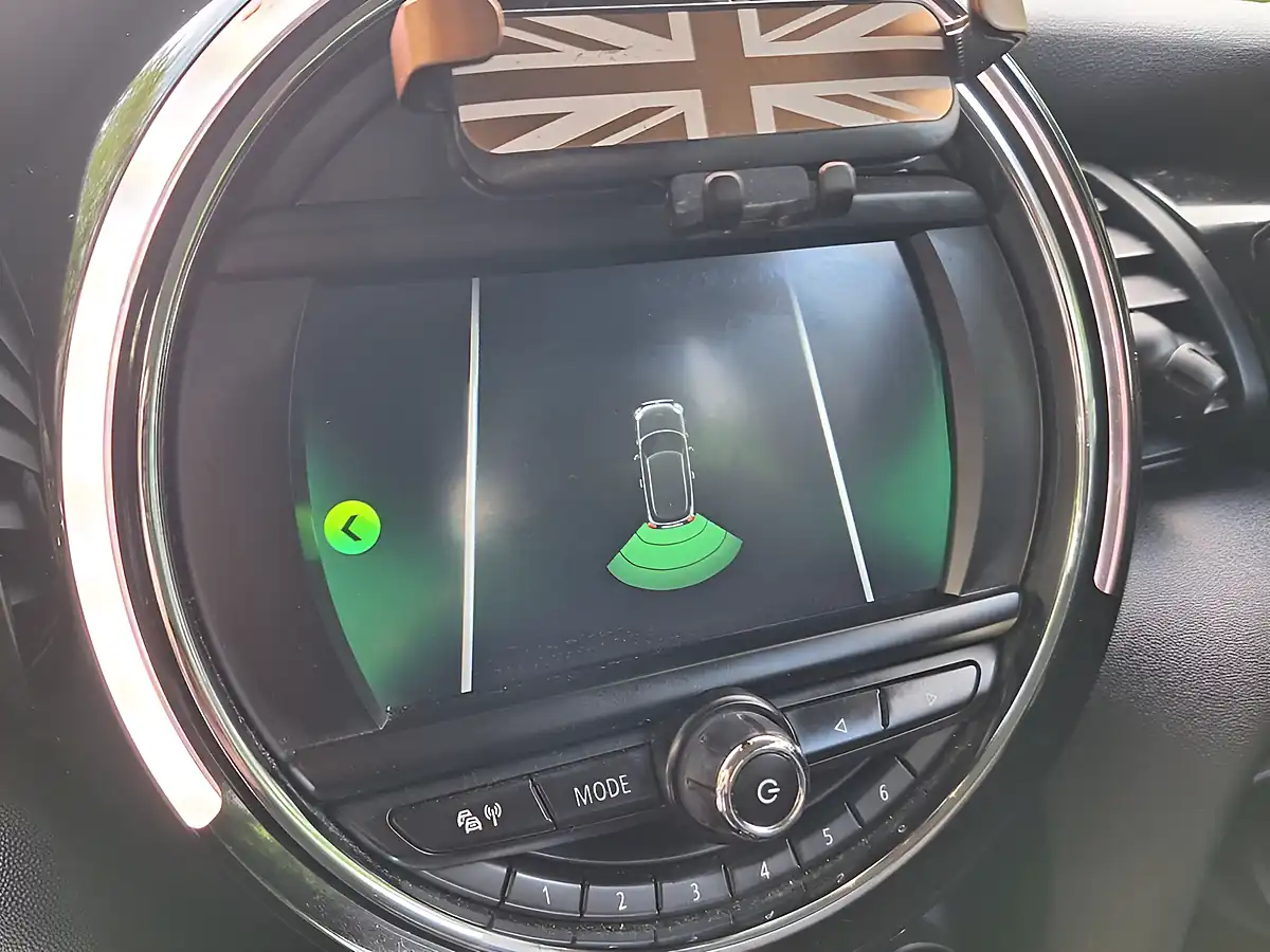 Used 2018 MINI Hatch Cooper Classic White Silver - Interior and Exterior details 14