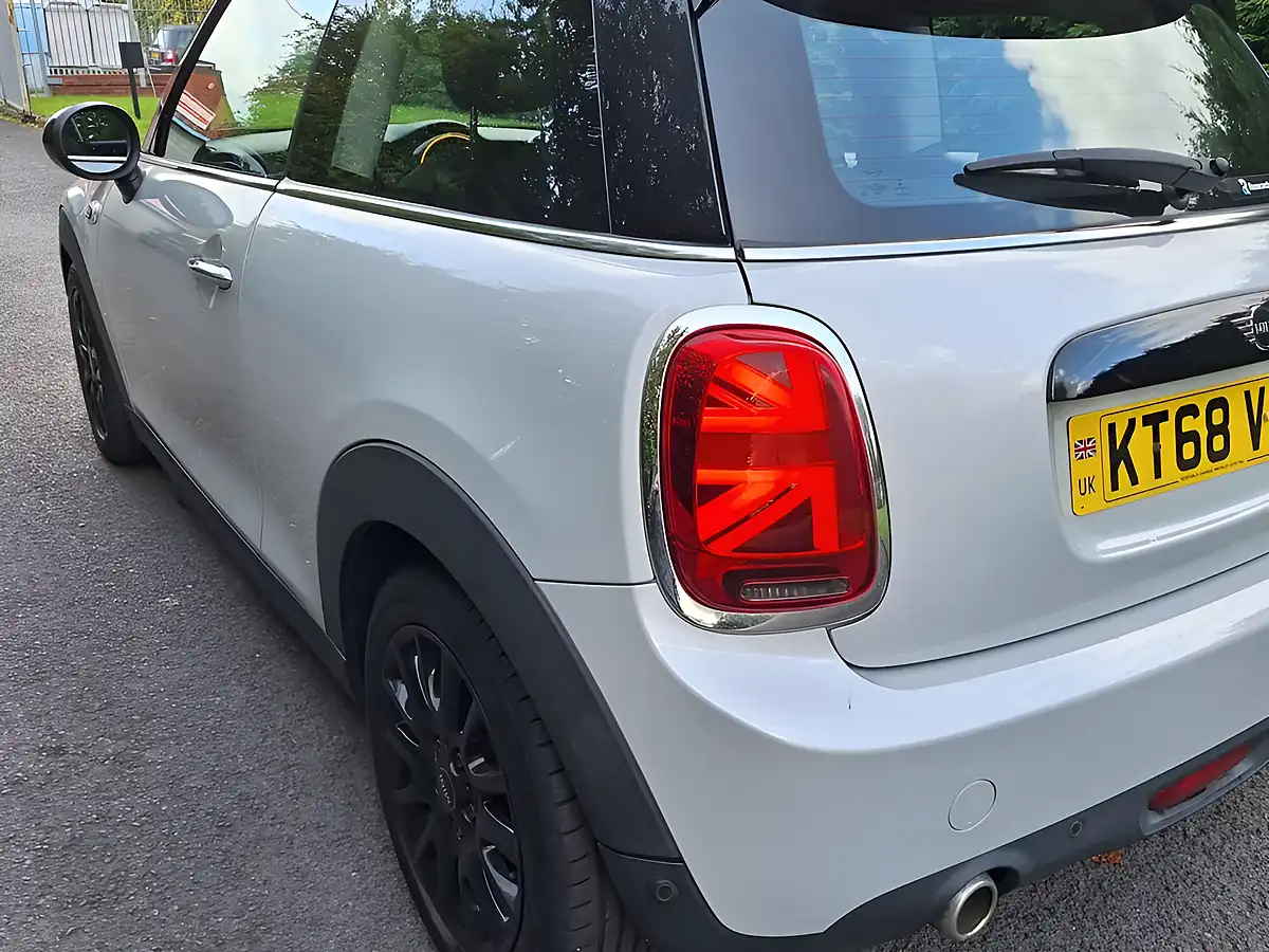 Used 2018 MINI Hatch Cooper Classic White Silver - Interior and Exterior details 18