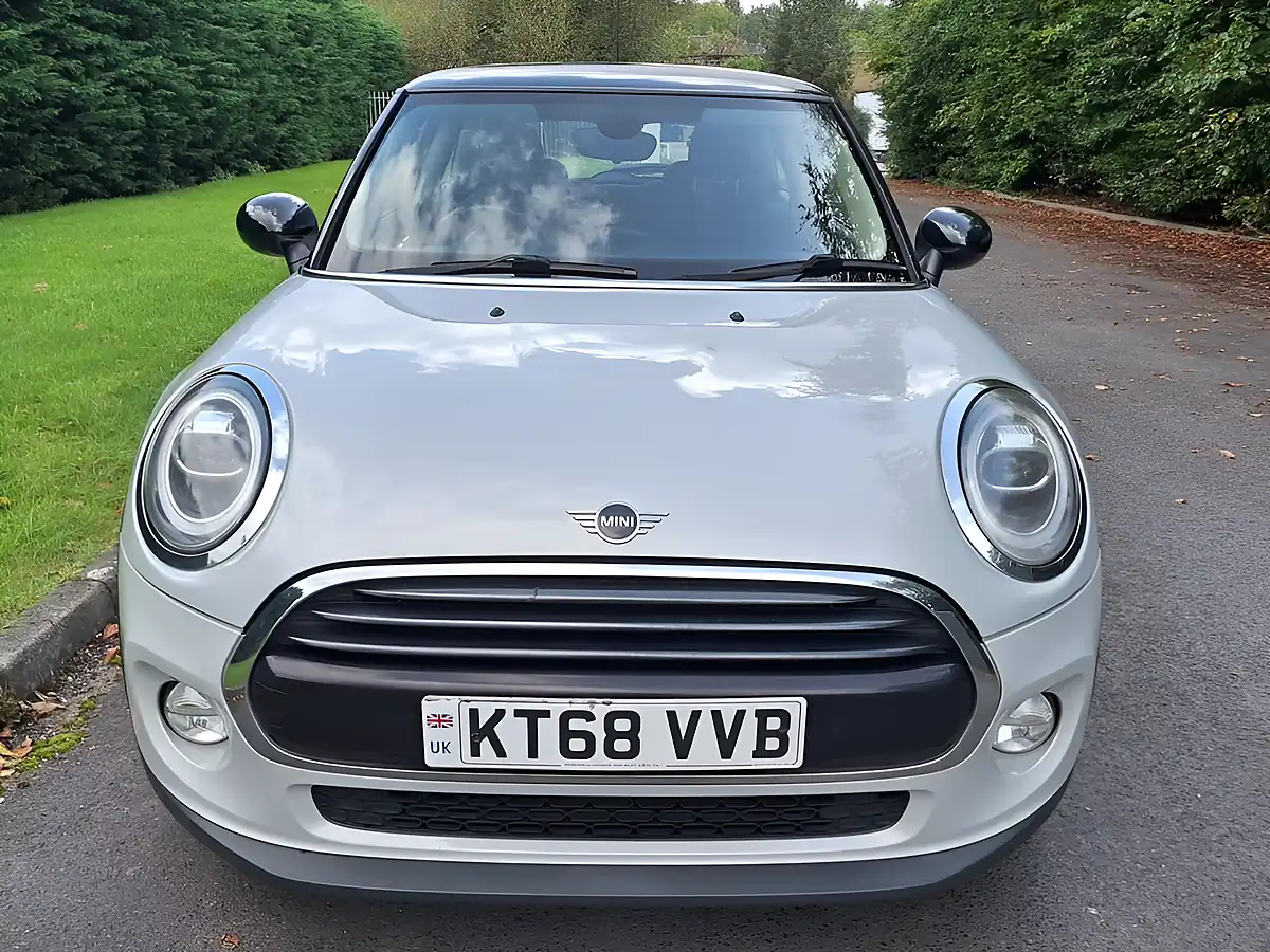 Used 2018 MINI Hatch Cooper Classic White Silver - Interior and Exterior details 3