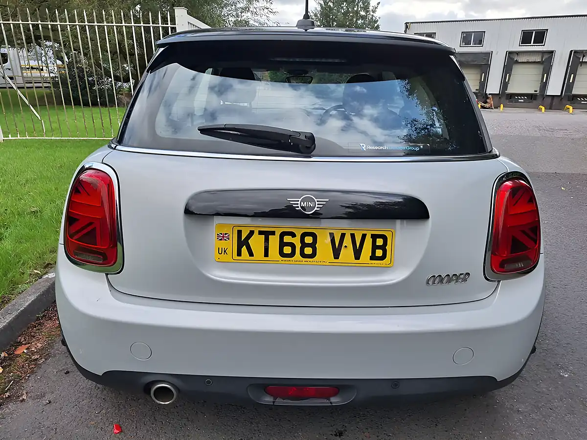 Used 2018 MINI Hatch Cooper Classic White Silver - Interior and Exterior details 4