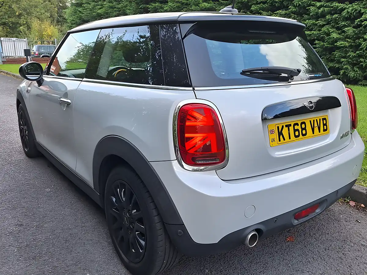 Used 2018 MINI Hatch Cooper Classic White Silver - Interior and Exterior details 7