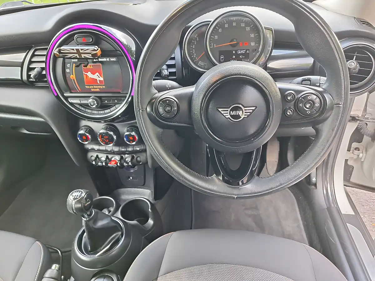 Used 2018 MINI Hatch Cooper Classic White Silver - Interior and Exterior details 8