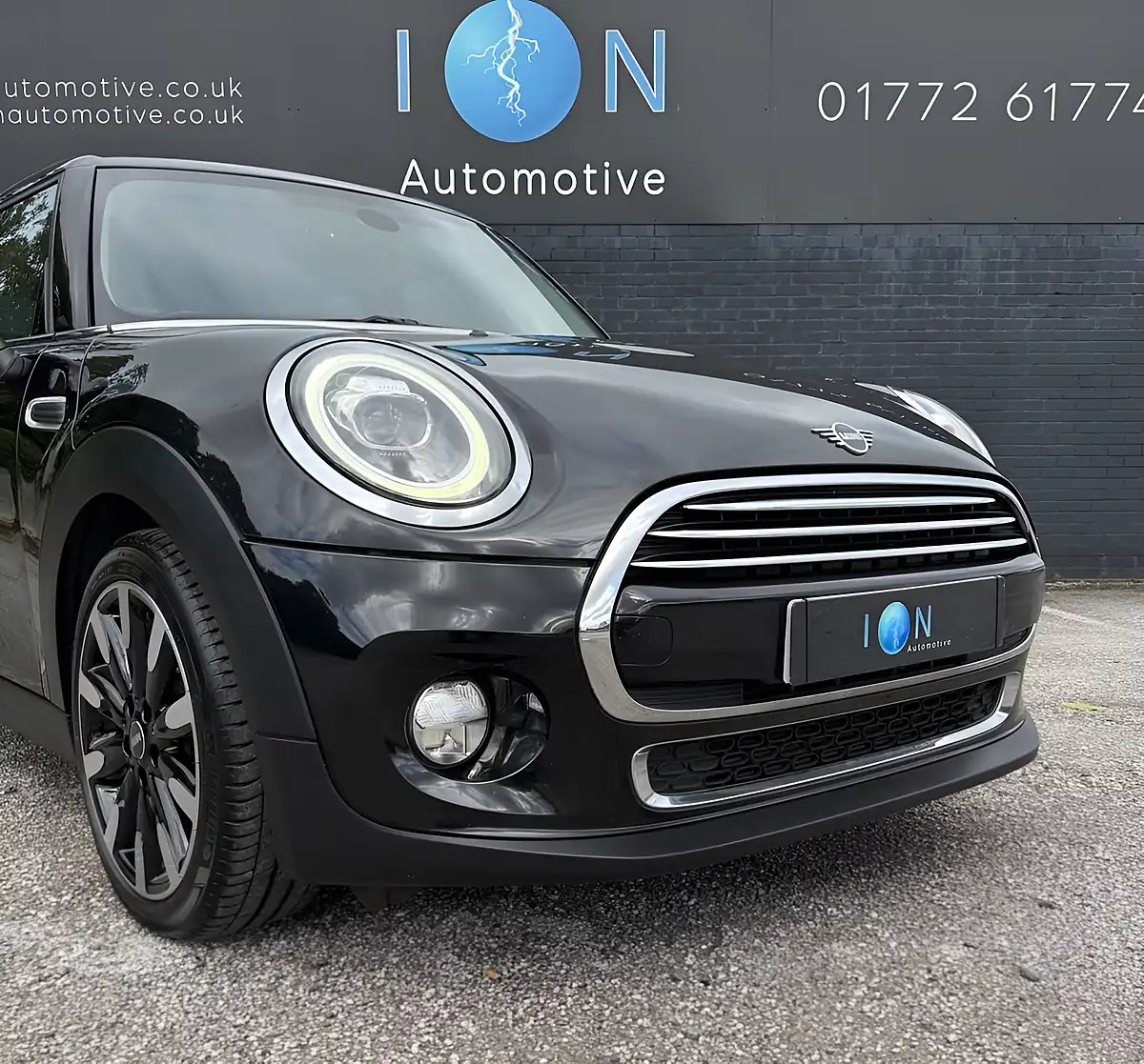 Used 2018 MINI Hatch Cooper Exclusive Midnight Black Met - A94 - Interior and Exterior details 7