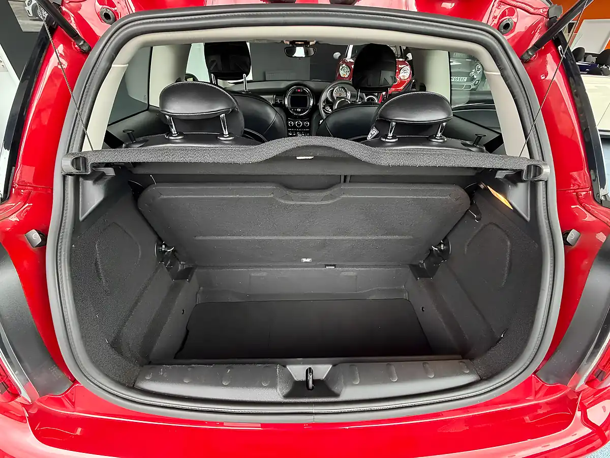 Used 2018 MINI Hatch Cooper Exclusive Red - Interior and Exterior details 10
