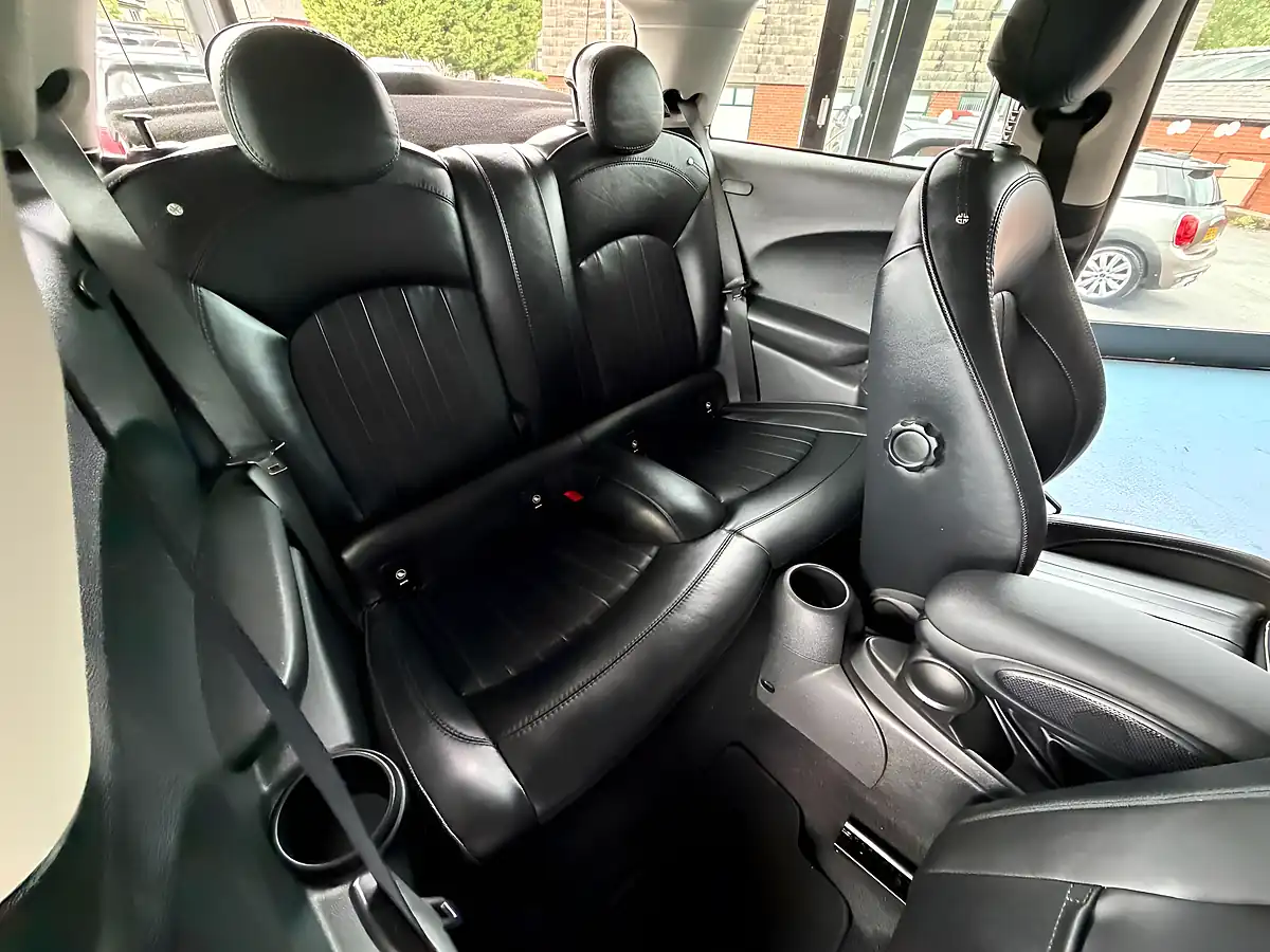 Used 2018 MINI Hatch Cooper Exclusive Red - Interior and Exterior details 15