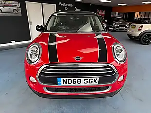 Used 2018 MINI Hatch Cooper Exclusive Red - Interior and Exterior details 4