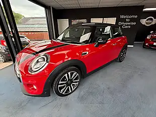 Used 2018 MINI Hatch Cooper Exclusive Red - Interior and Exterior details 5