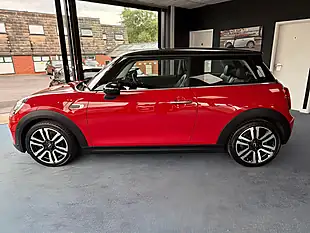 Used 2018 MINI Hatch Cooper Exclusive Red - Interior and Exterior details 6