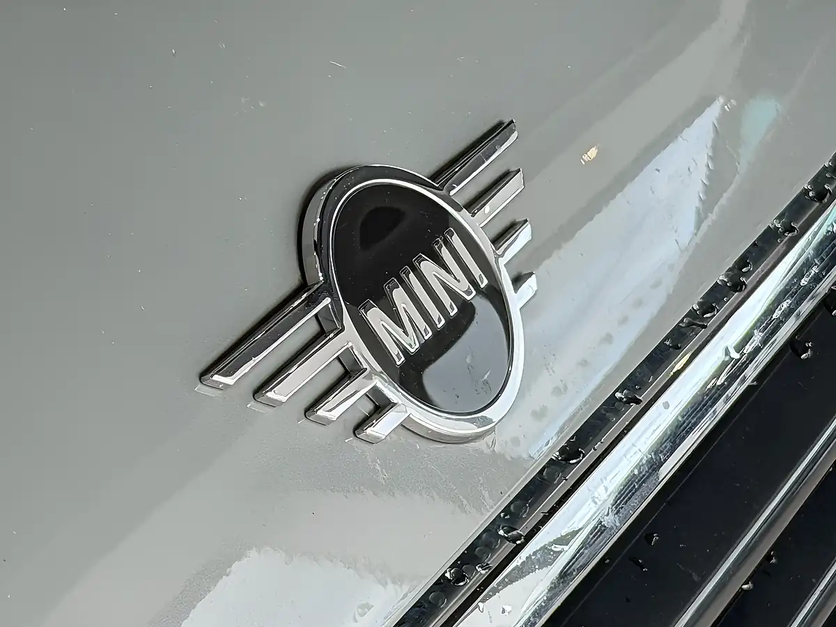 Used 2018 MINI Hatch Cooper Grey - Interior and Exterior details 10