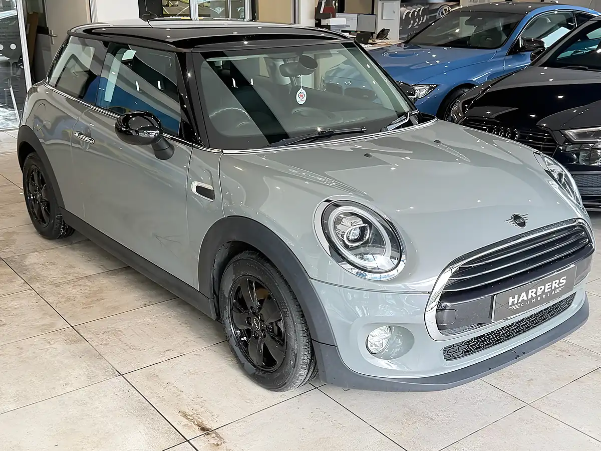 Used 2018 MINI Hatch Cooper Grey - Interior and Exterior details 9