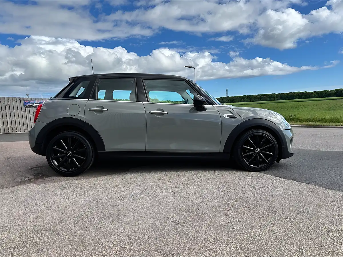 Used 2018 MINI Hatch Cooper Grey - Interior and Exterior details 13
