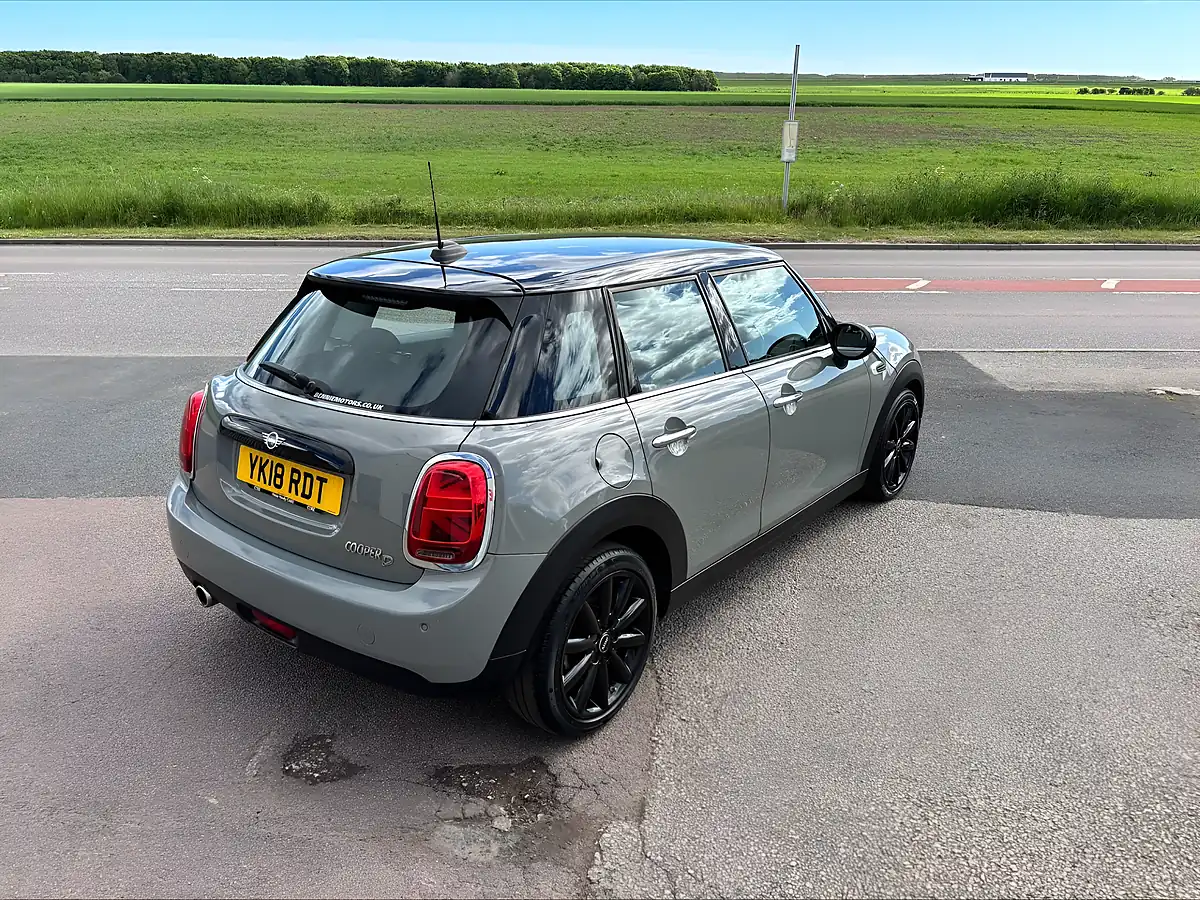 Used 2018 MINI Hatch Cooper Grey - Interior and Exterior details 3