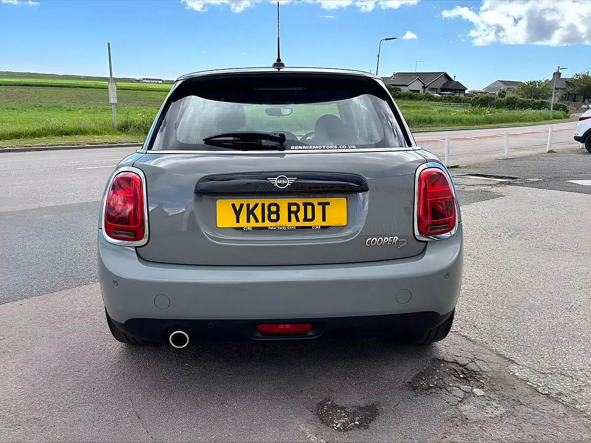 Used 2018 MINI Hatch Cooper Grey - Interior and Exterior details 7