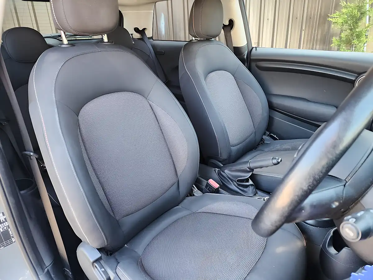 Used 2018 MINI Hatch Cooper Grey - Interior and Exterior details 6