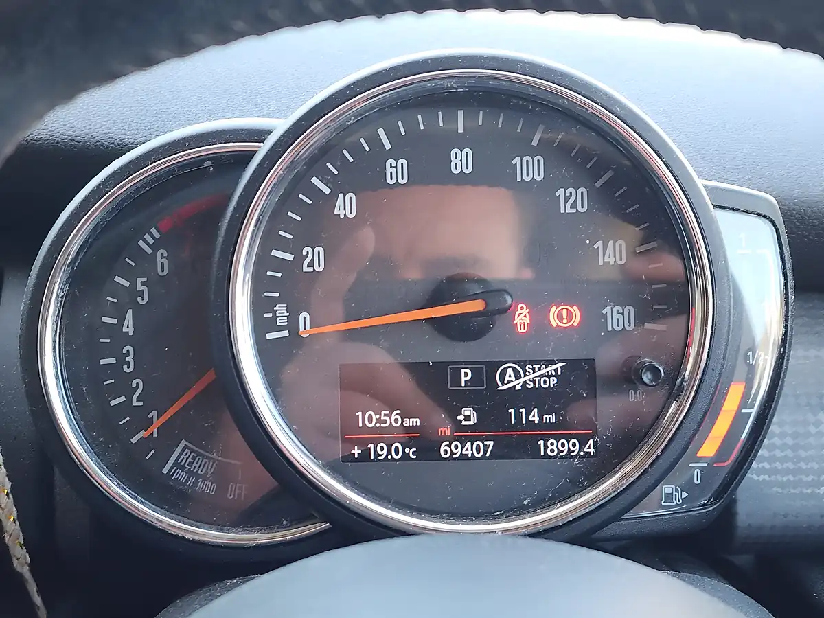 Used 2018 MINI Hatch Cooper Grey - Interior and Exterior details 8