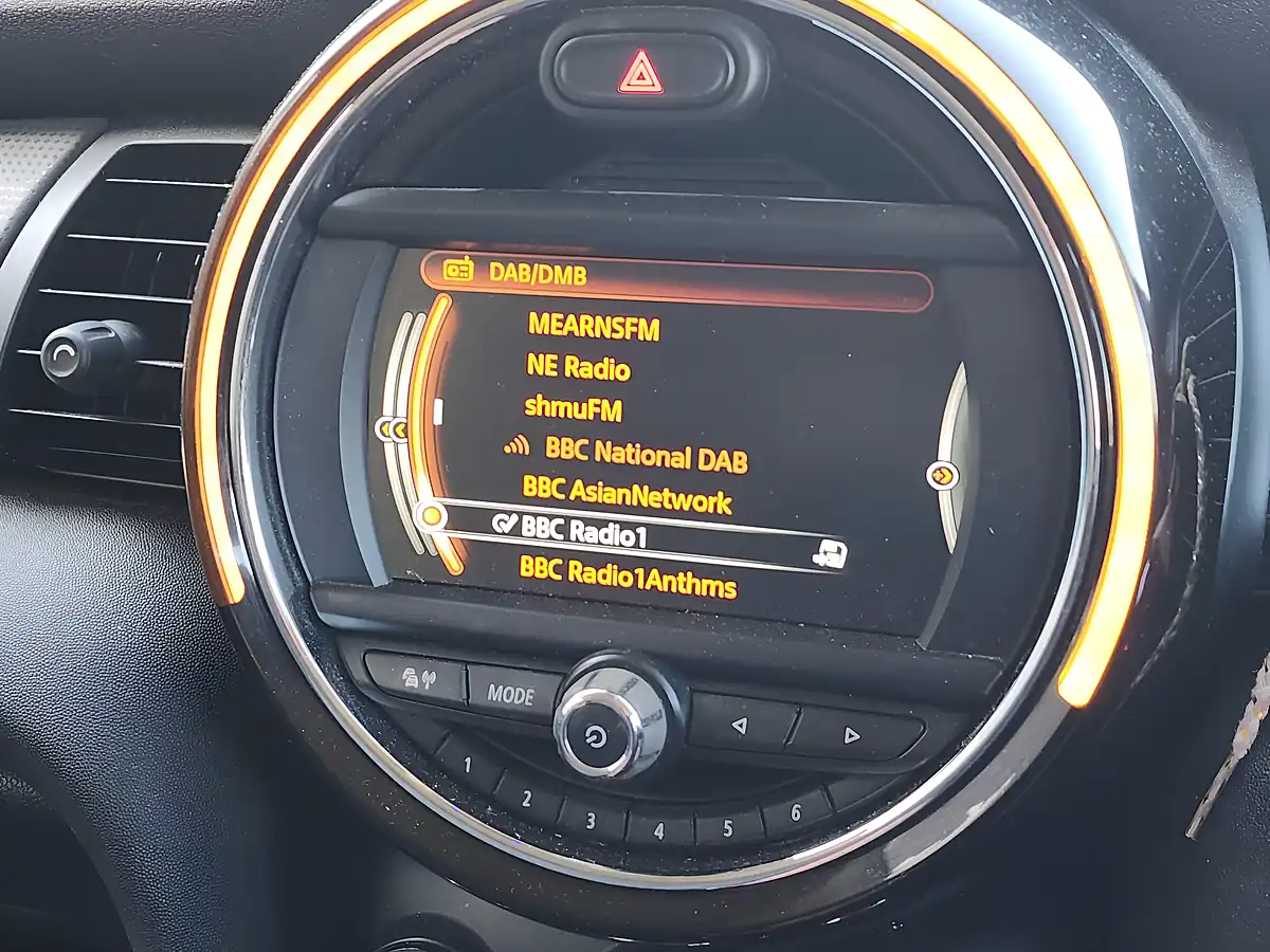 Used 2018 MINI Hatch Cooper Grey - Interior and Exterior details 9