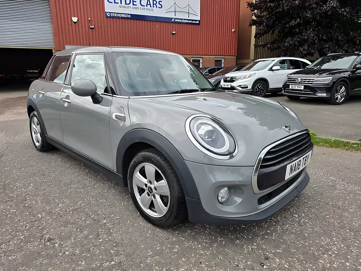 Used 2018 MINI Hatch Cooper Grey - Front View