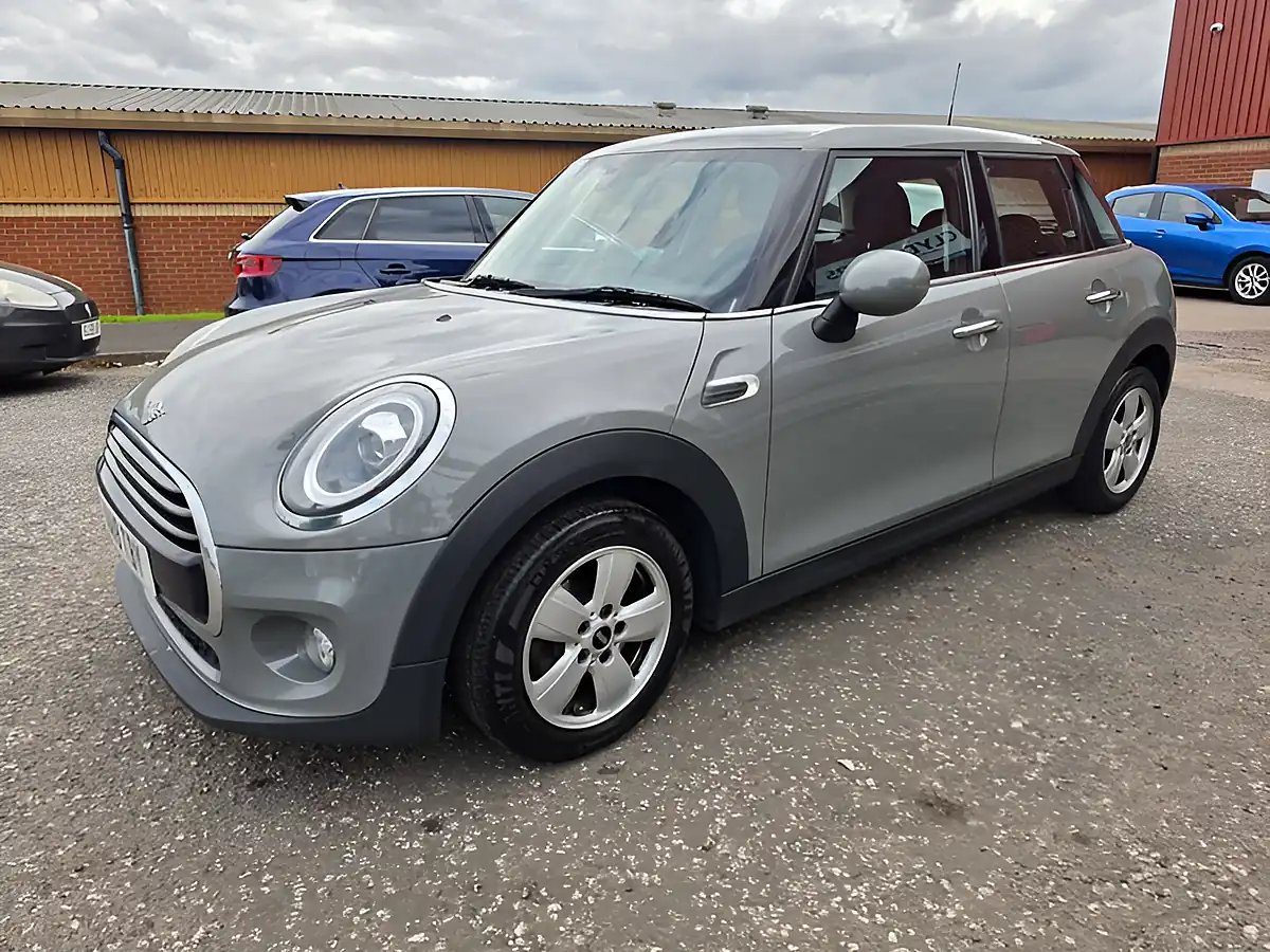 Used 2018 MINI Hatch Cooper Grey - Interior and Exterior details 3