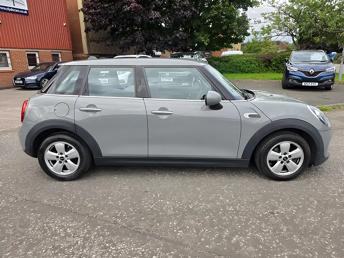 Used 2018 MINI Hatch Cooper Grey - Interior and Exterior details 4