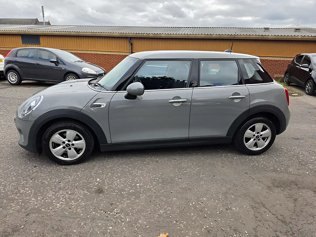 Used 2018 MINI Hatch Cooper Grey - Interior and Exterior details 5