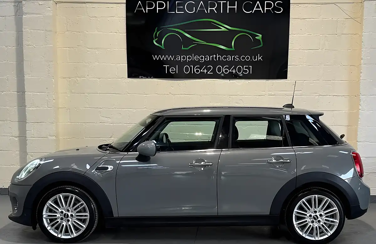 Used 2018 MINI Hatch Cooper Grey - Interior and Exterior details 6