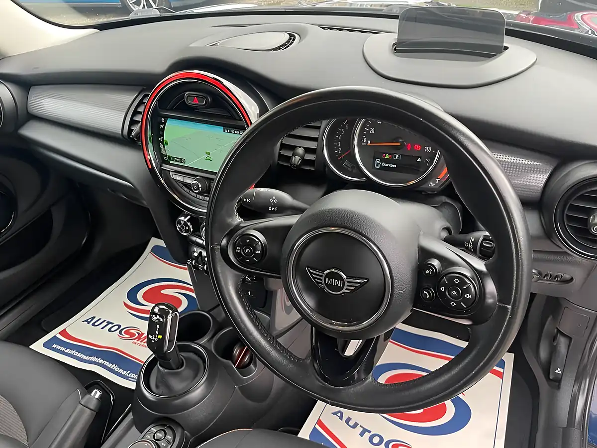 Used 2018 MINI Hatch Cooper Lapisluxury Blue - Interior and Exterior details 10