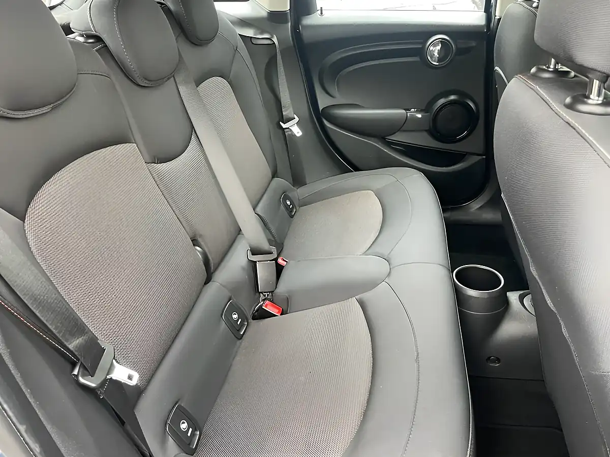 Used 2018 MINI Hatch Cooper Lapisluxury Blue - Interior and Exterior details 12