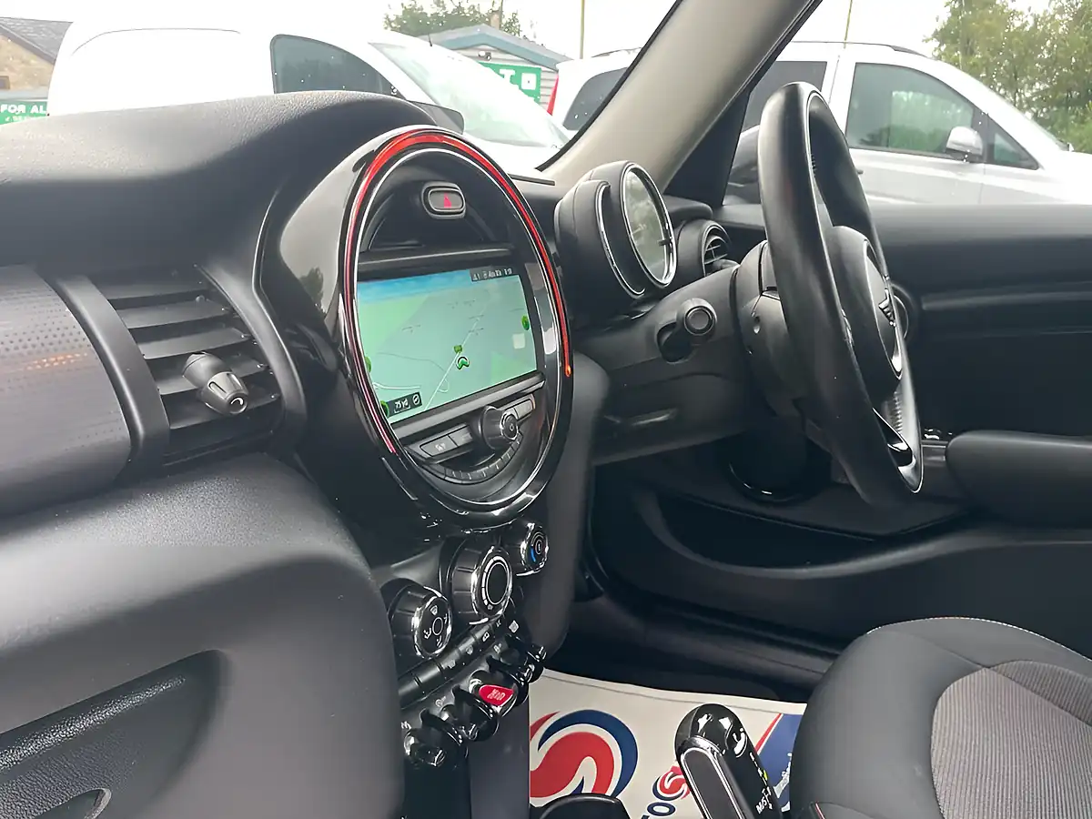 Used 2018 MINI Hatch Cooper Lapisluxury Blue - Interior and Exterior details 17