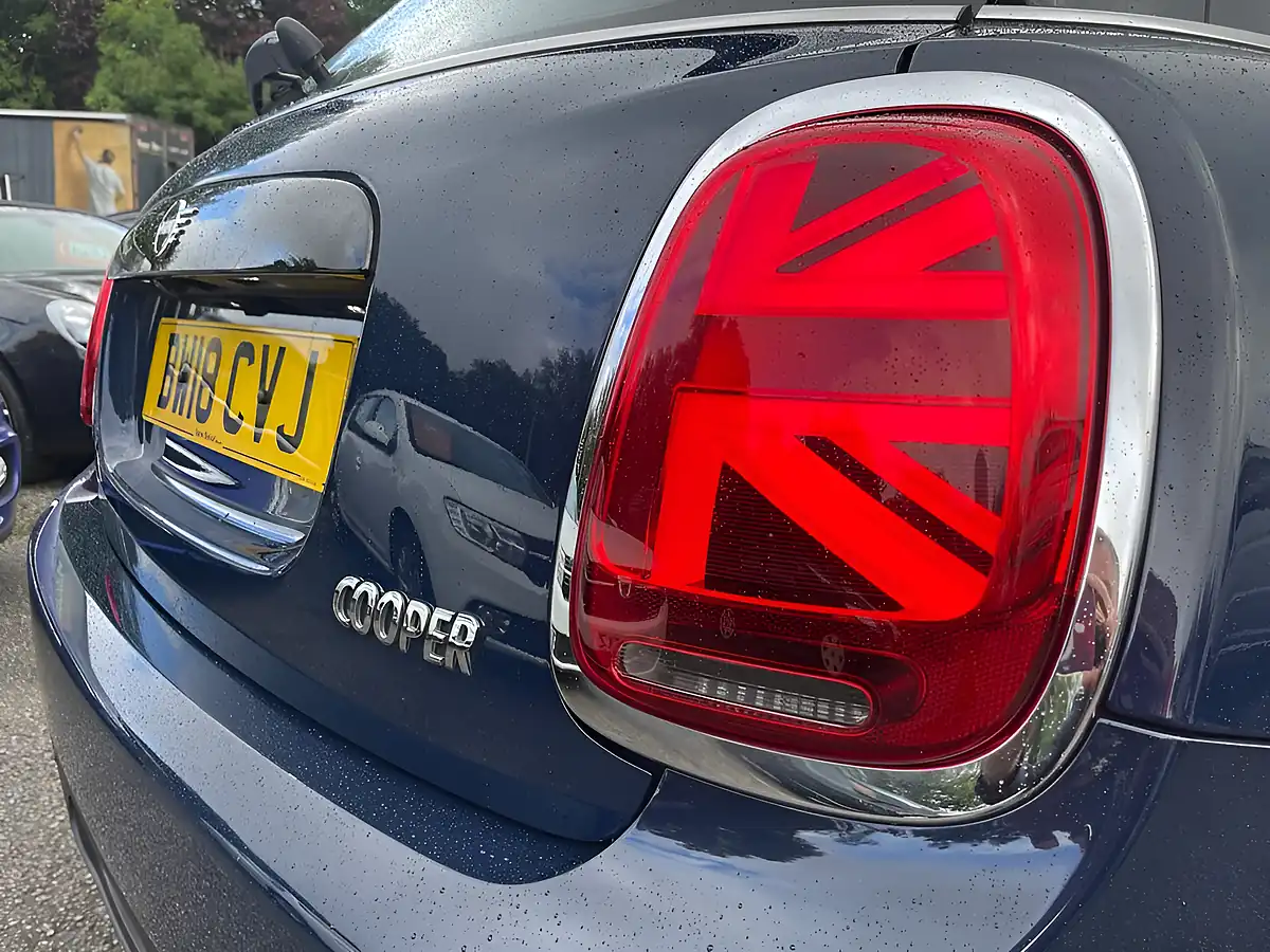 Used 2018 MINI Hatch Cooper Lapisluxury Blue - Interior and Exterior details 20