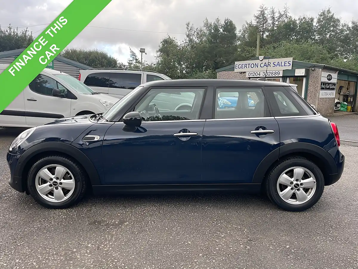 Used 2018 MINI Hatch Cooper Lapisluxury Blue - Interior and Exterior details 5