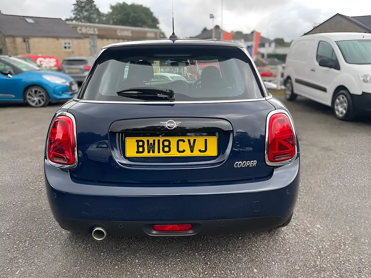 Used 2018 MINI Hatch Cooper Lapisluxury Blue - Interior and Exterior details 7