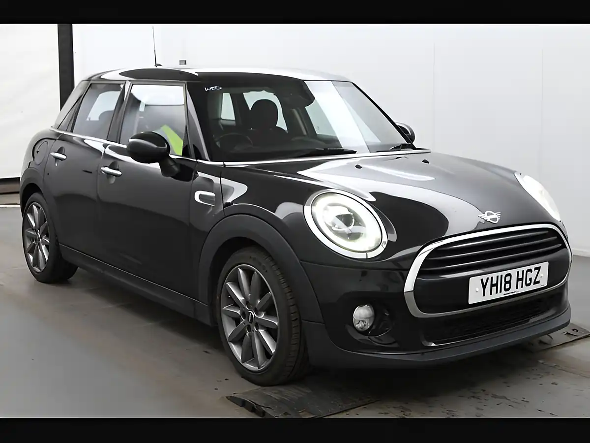 Used 2018 MINI Hatch Cooper Midnight Black - Front View