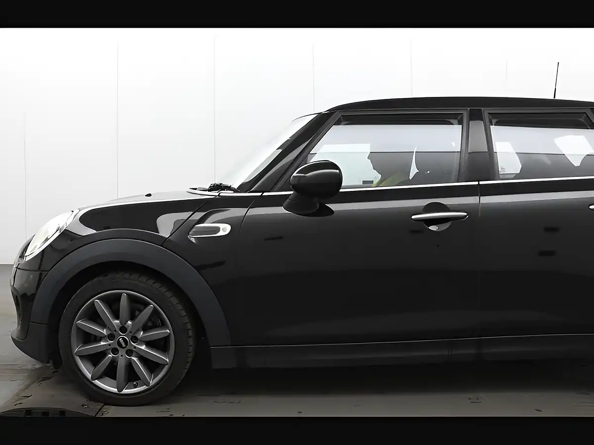 Used 2018 MINI Hatch Cooper Midnight Black - Interior and Exterior details 8