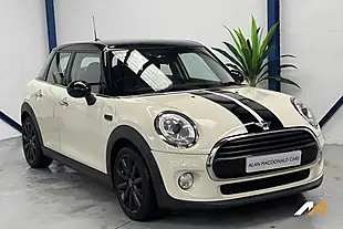 Used 2018 MINI Hatch Cooper Pepper White - Interior and Exterior details 10