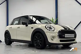 Used 2018 MINI Hatch Cooper Pepper White - Interior and Exterior details 11
