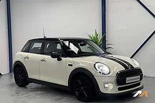 Used 2018 MINI Hatch Cooper Pepper White - Interior and Exterior details 12