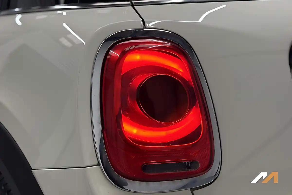 Used 2018 MINI Hatch Cooper Pepper White - Interior and Exterior details 13