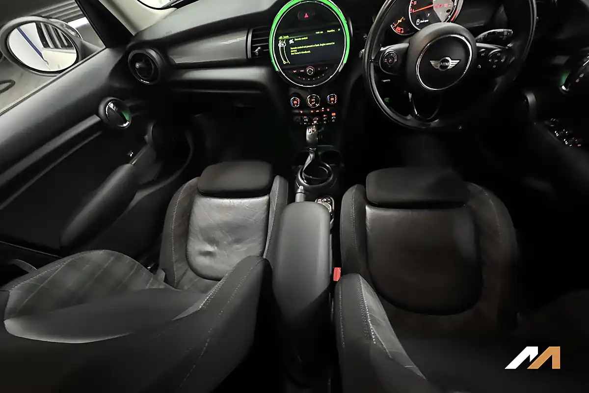 Used 2018 MINI Hatch Cooper Pepper White - Interior and Exterior details 15