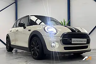 Used 2018 MINI Hatch Cooper Pepper White - Interior and Exterior details 8