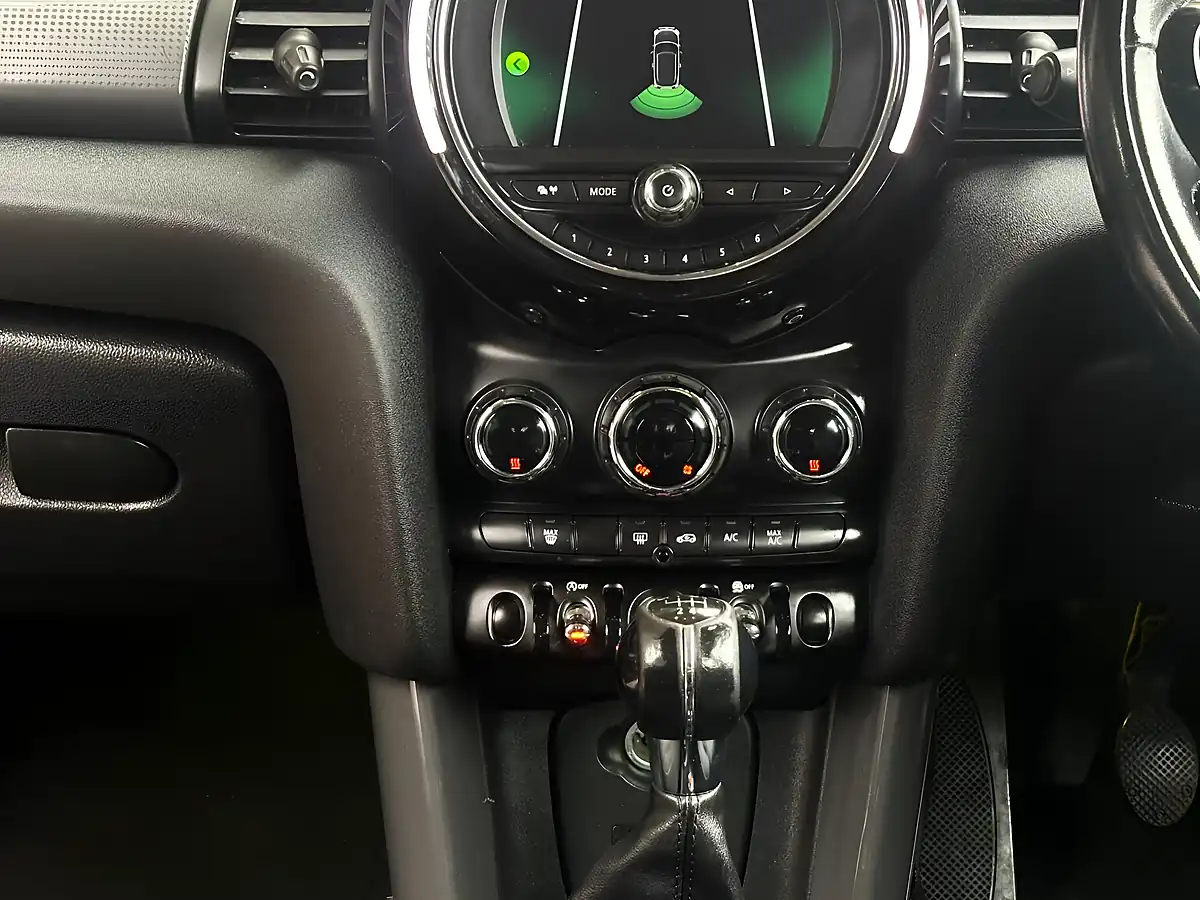 Used 2018 MINI Hatch Cooper Red - Interior and Exterior details 16