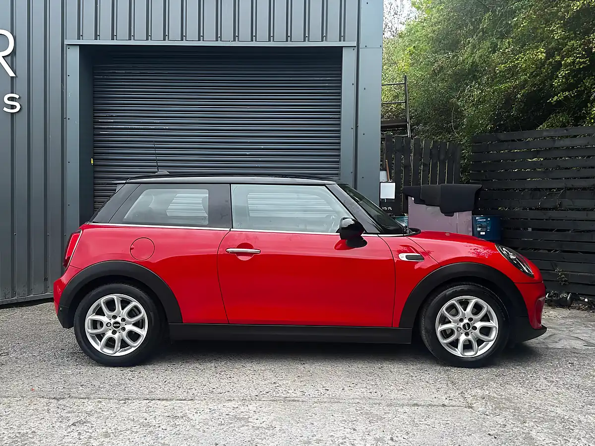 Used 2018 MINI Hatch Cooper Red - Interior and Exterior details 4