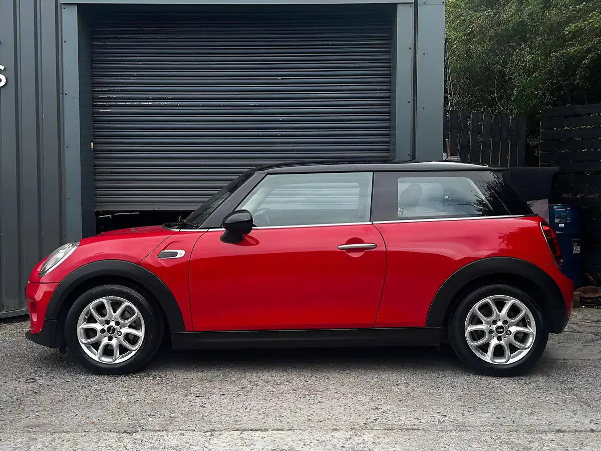 Used 2018 MINI Hatch Cooper Red - Interior and Exterior details 5