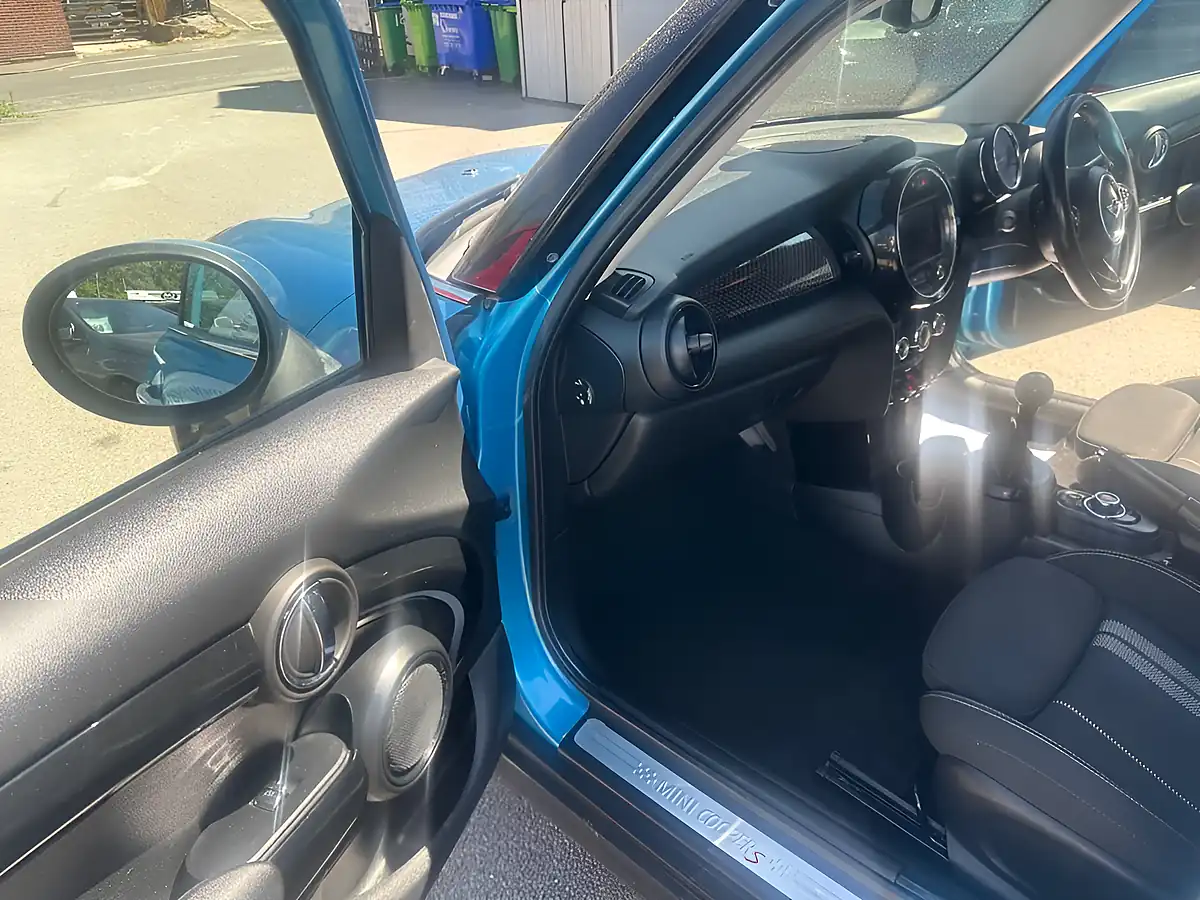 Used 2018 MINI Hatch Cooper S Blue - Interior and Exterior details 12