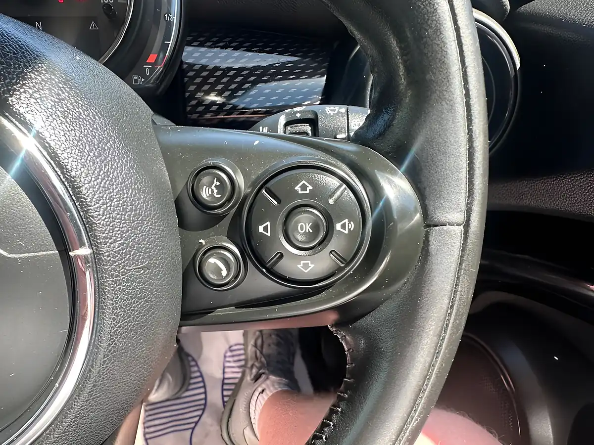Used 2018 MINI Hatch Cooper S Blue - Interior and Exterior details 16