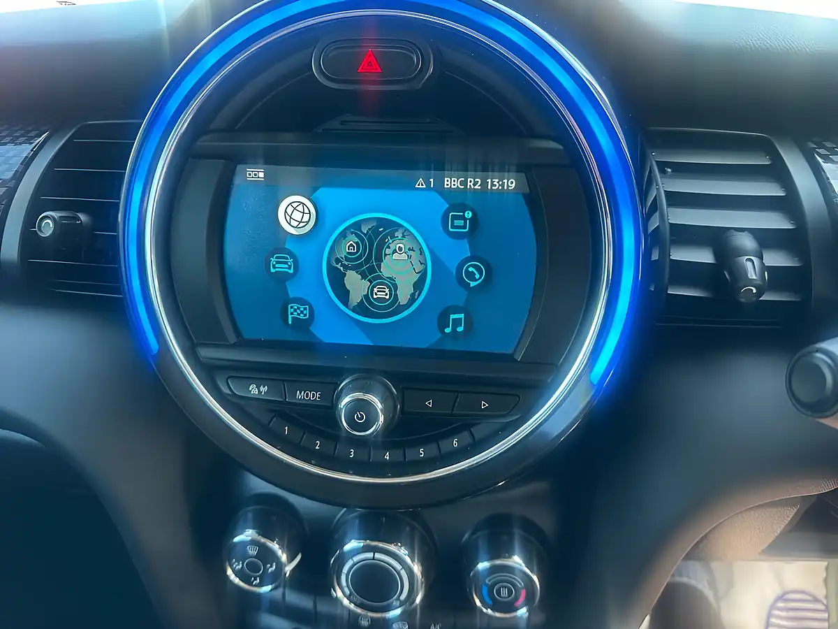 Used 2018 MINI Hatch Cooper S Blue - Interior and Exterior details 17
