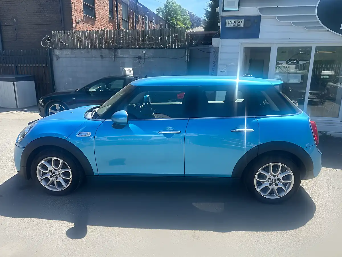 Used 2018 MINI Hatch Cooper S Blue - Interior and Exterior details 4