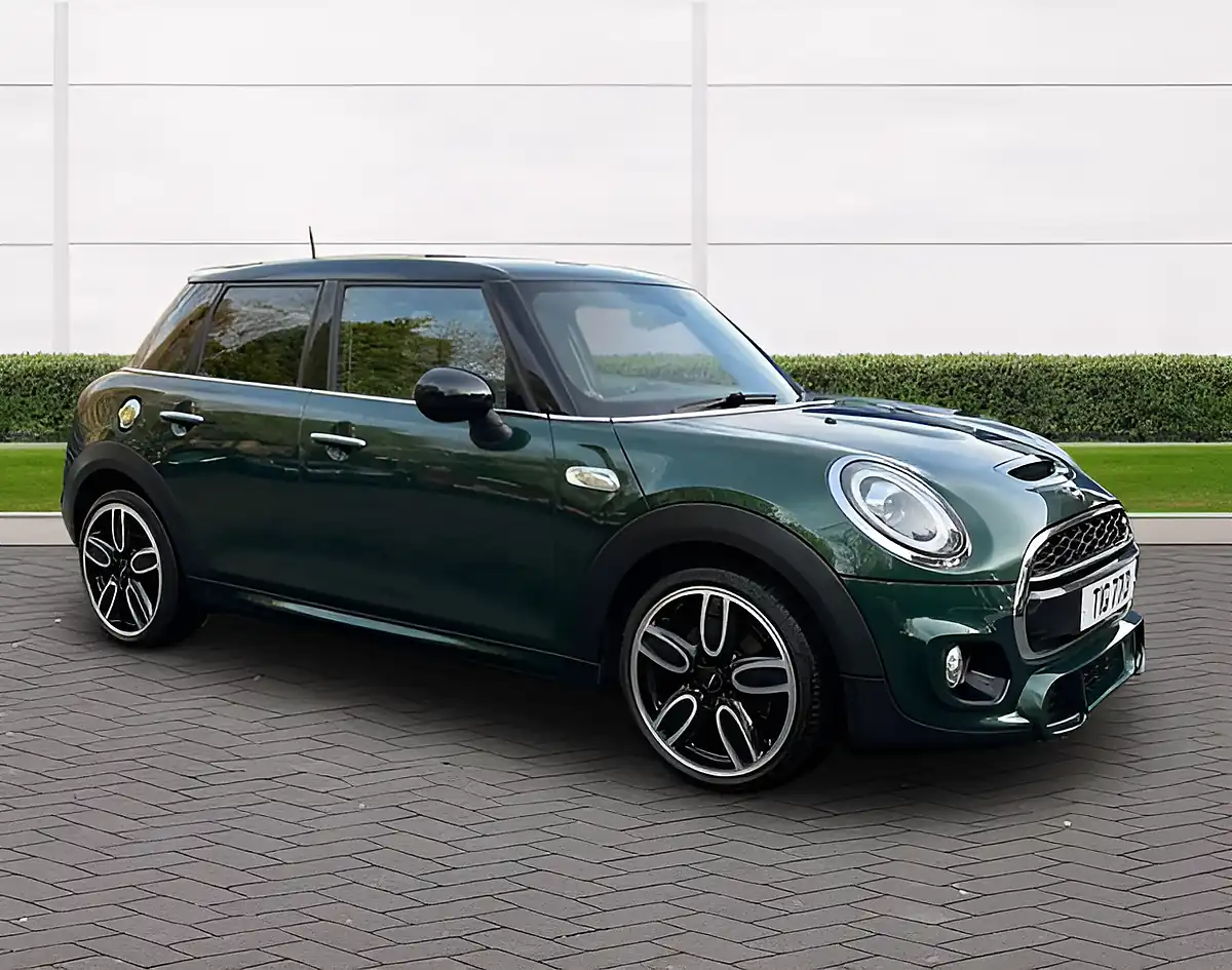 Used 2018 MINI Hatch Cooper S British Racing Green - Front View