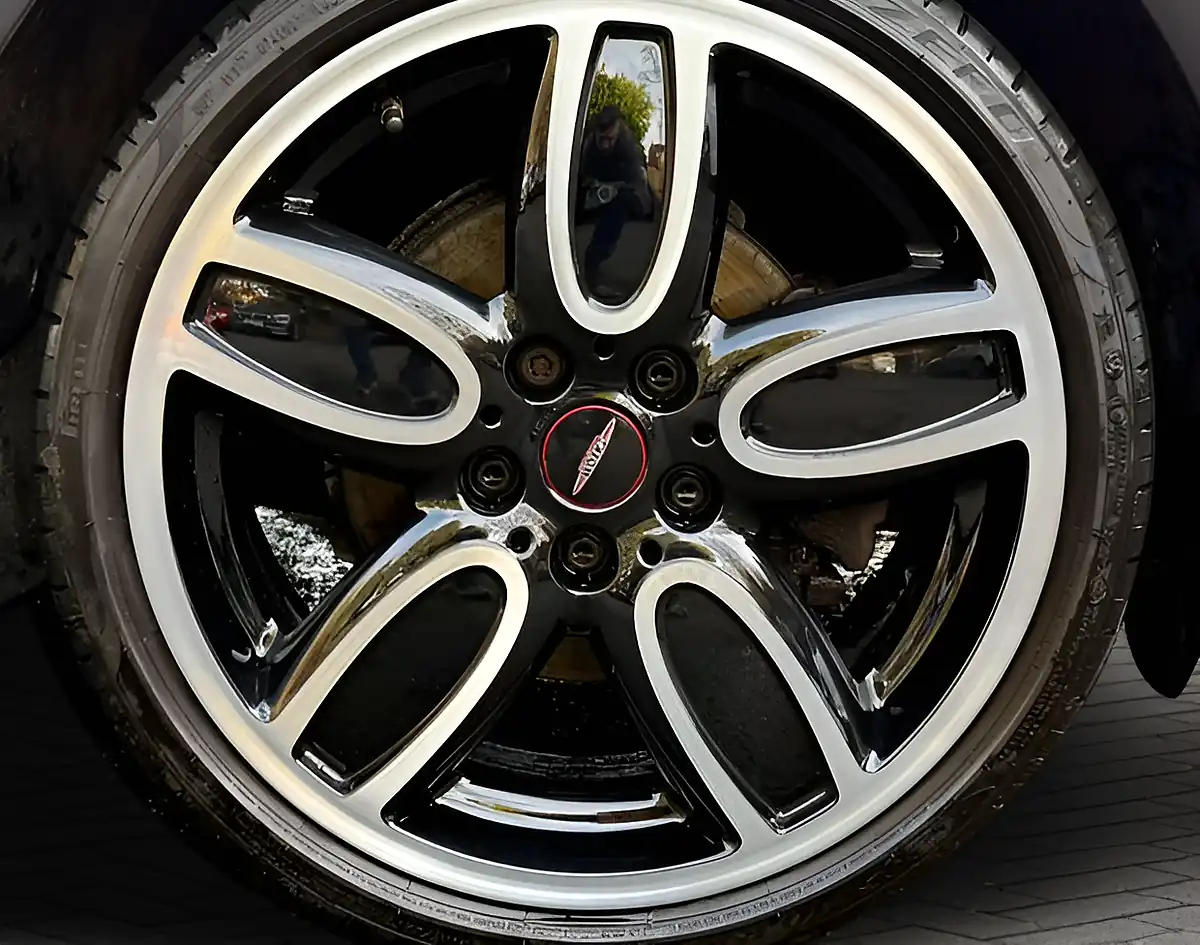 Used 2018 MINI Hatch Cooper S British Racing Green - Interior and Exterior details 13