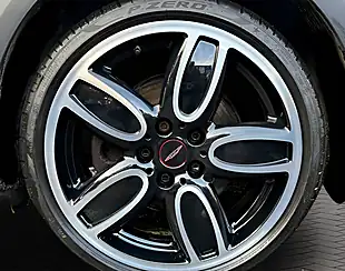Used 2018 MINI Hatch Cooper S British Racing Green - Interior and Exterior details 15